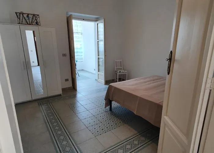 A 2 Passi Dal Mare - Grazioso Trilocale A Locri